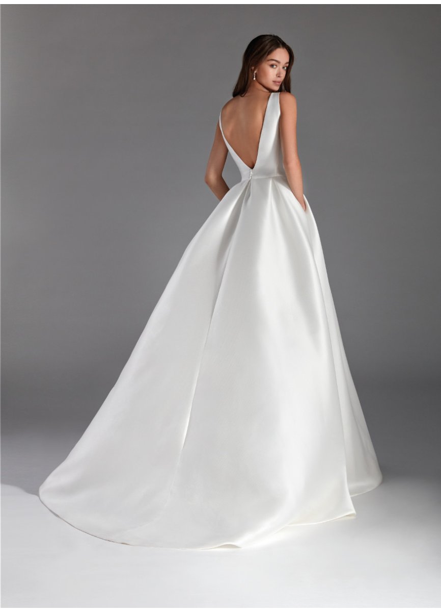 VESTIDO PIQUE SEDA Y APLICACIONES PEDRER