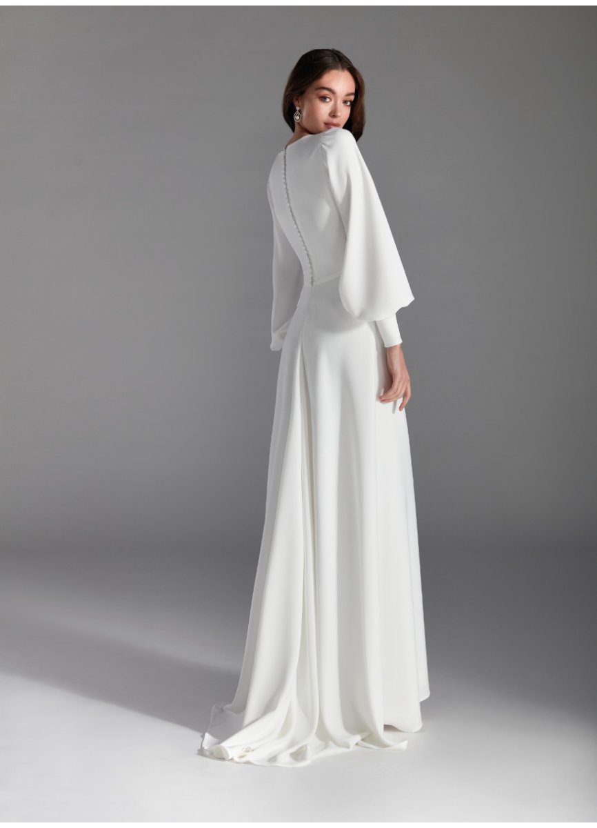 VESTIDO CREPE Y ADORNO PEDRERIA VESTIDO CREPE Y ADORNO PEDRERIA