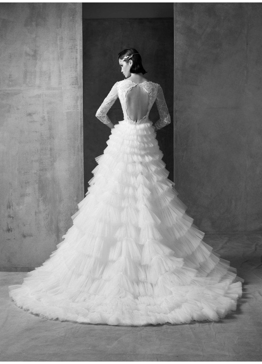 VESTIDO PEDRERIA Y VOLANTES TUL