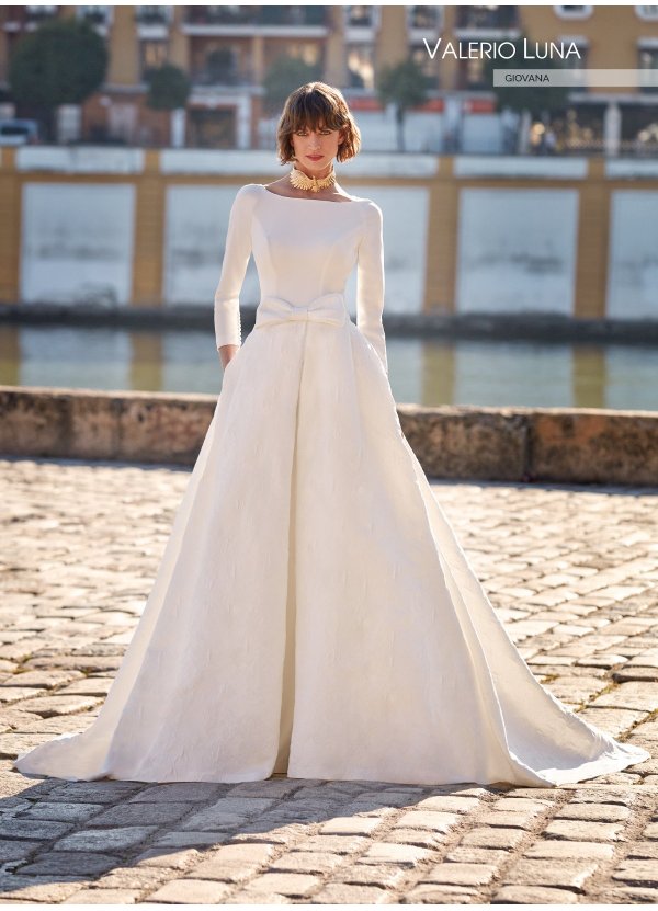 VESTIDO CREPE Y SOBREFALDA...