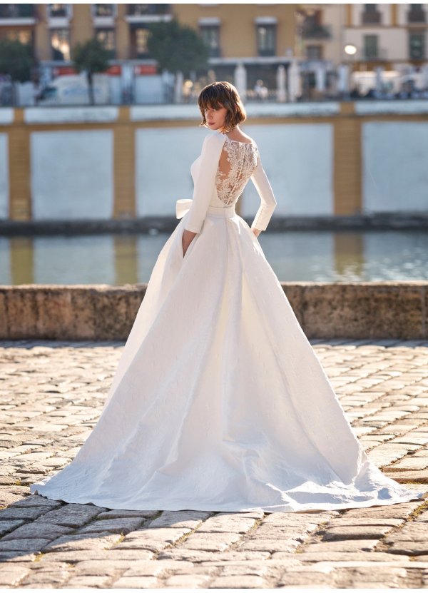 VESTIDO CREPE Y SOBREFALDA... 2