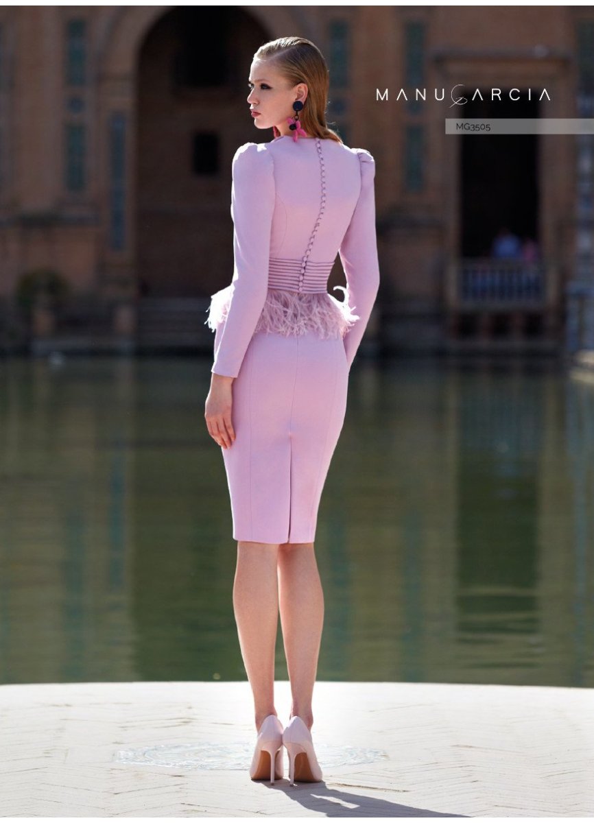 VESTIDO CORTO CREPE Y PLUMAS VESTIDO CORTO CREPE Y PLUMAS