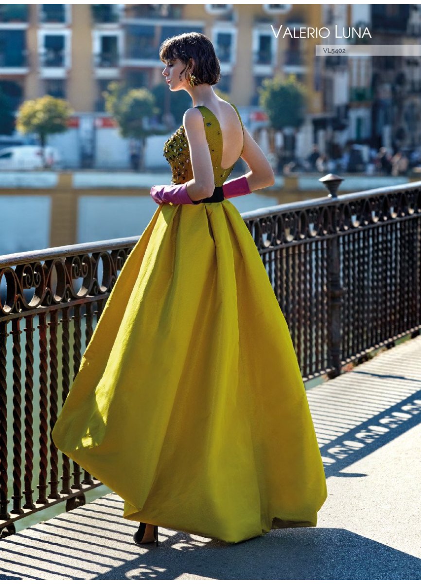 VESTIDO TAFETA LUREX Y TUL PEDRERIA VESTIDO TAFETA LUREX Y TUL PEDRERIA