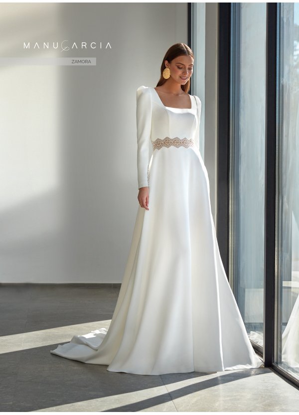 VESTIDO CREPE Y BLONDA TUL...