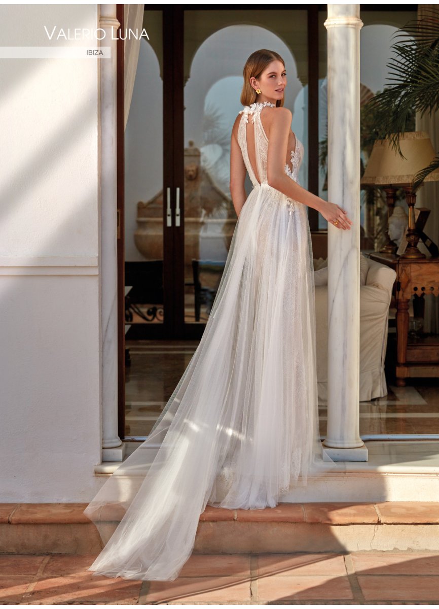 VESTIDO TUL . CHANTILLY Y PEDRERIA