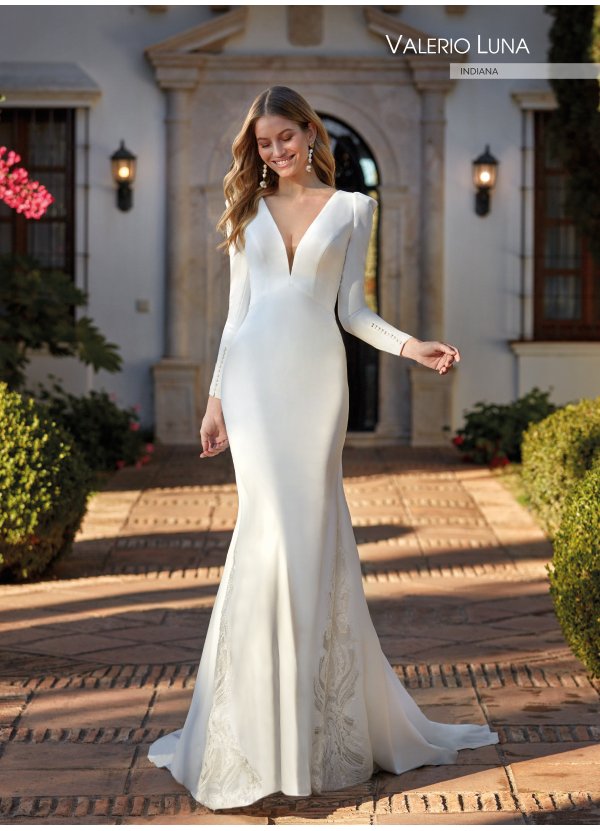VESTIDO CREPE Y APLICACIONES