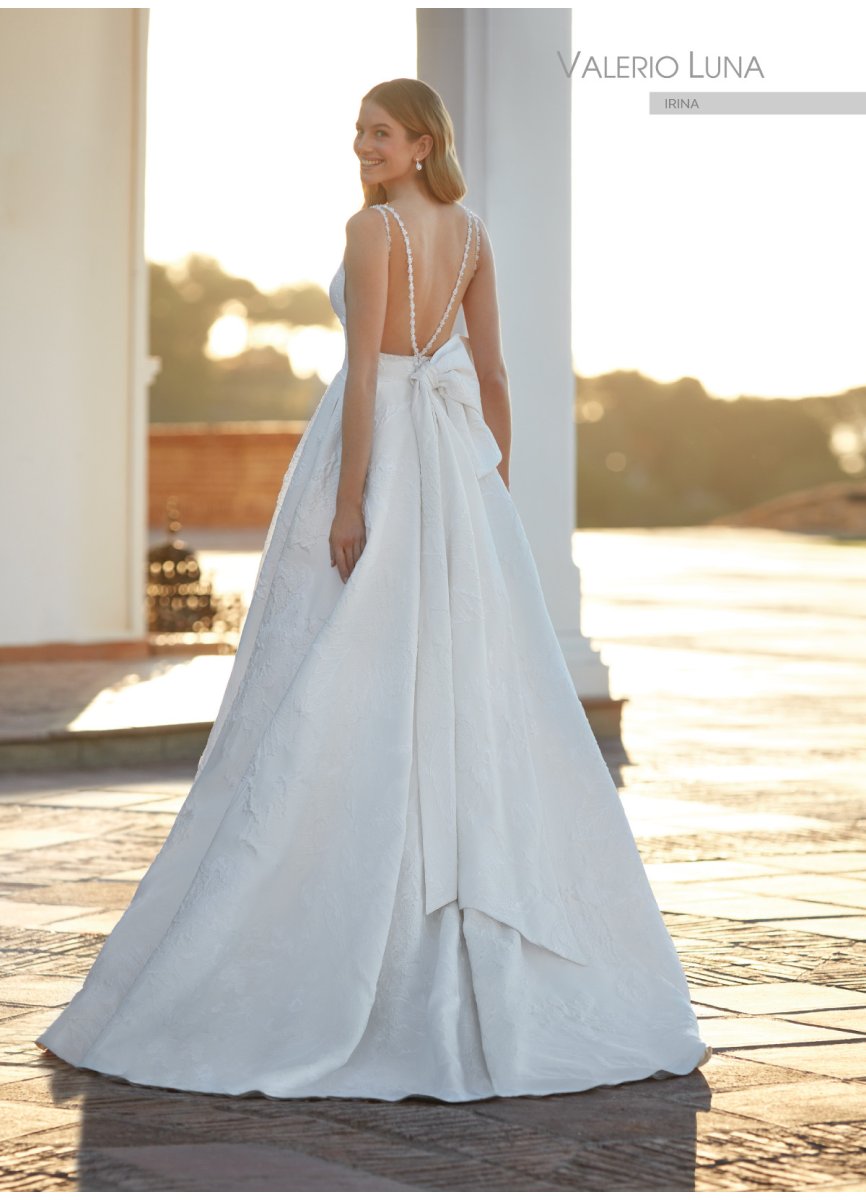 VESTIDO BROCADO Y TIRA PEDRERIA