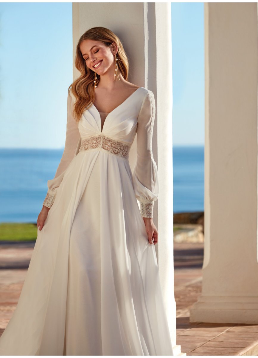 VESTIDO GEORGETTE Y BLONDA TUL BORDADO