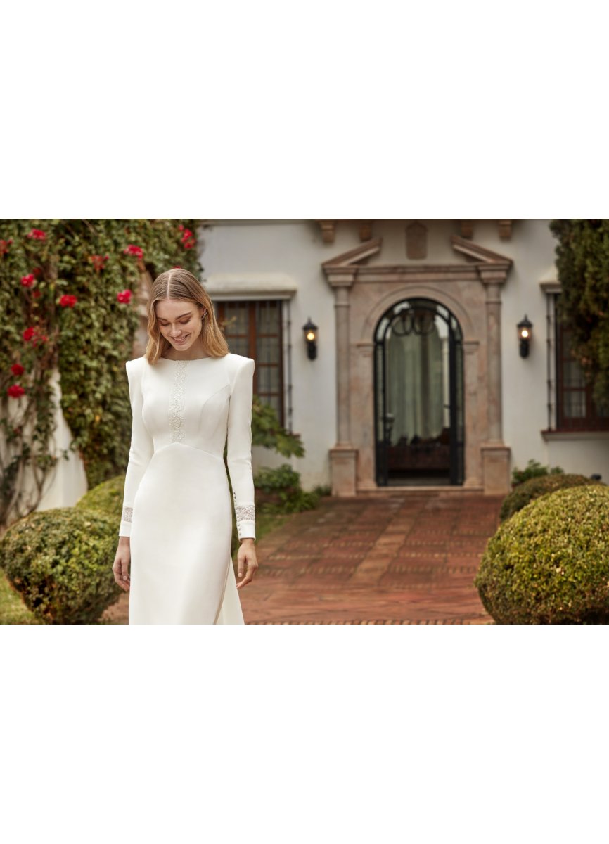 VESTIDO CREPE NEOPRENO Y SOBRECOLA