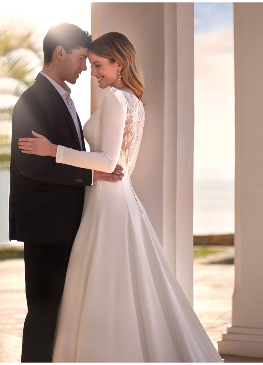 VESTIDO CREPE Y TUL PEDRERIA