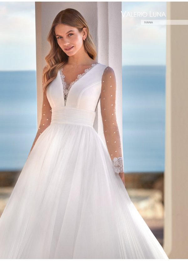 VESTIDO CREPE .TUL Y BLONDA...