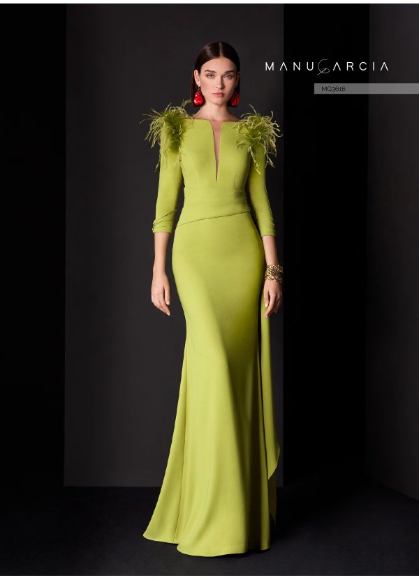VESTIDO CREPE Y PLUMAS