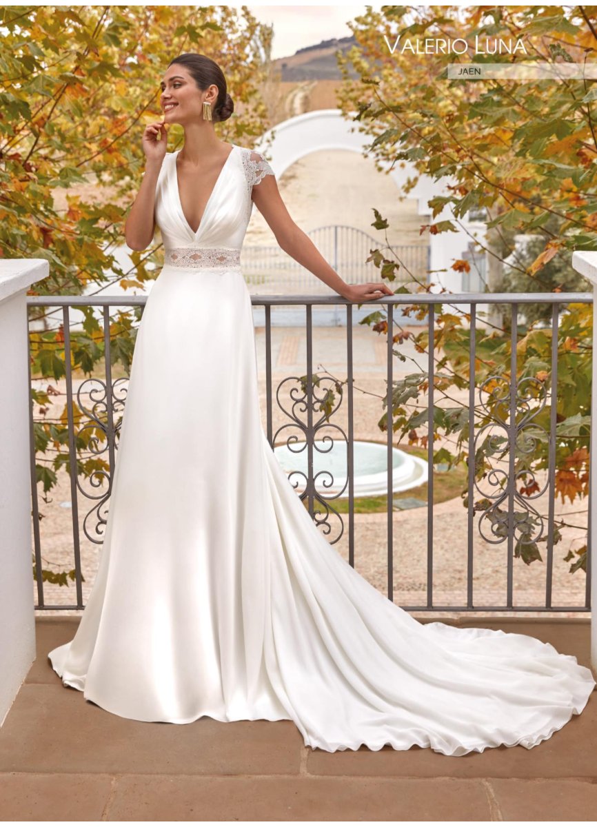 VESTIDO GEORGETTE Y BLONDAS TUL BORDADO