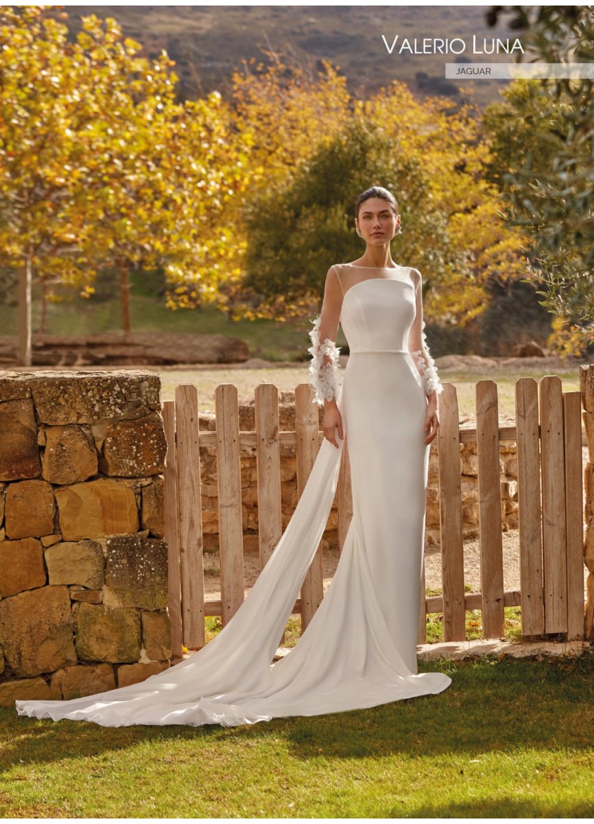 VESTIDO CREPE . GEORGETTE Y FLORES 3D