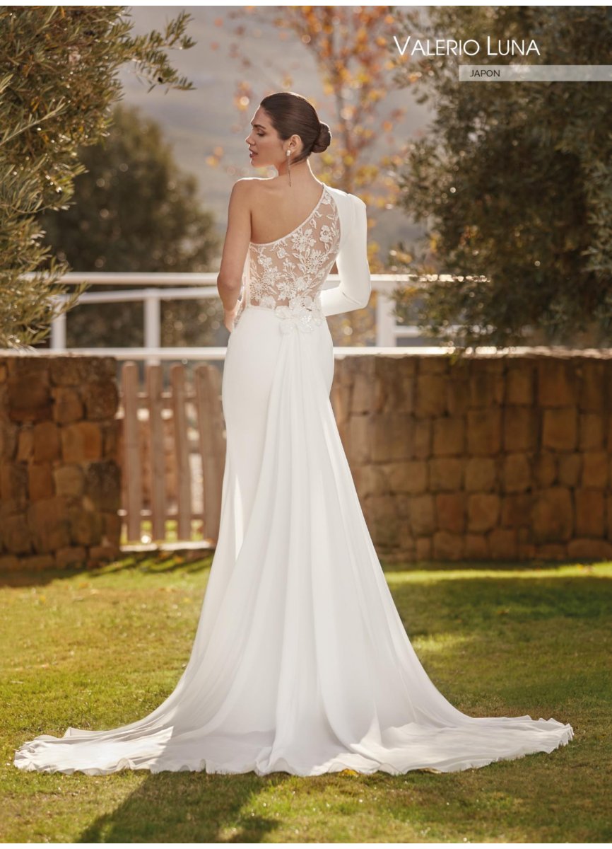 VESTIDO CREPE Y TUL PEDRERIA