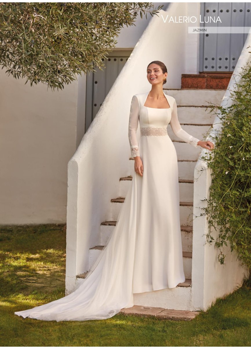 VESTIDO GEORGETTE Y BLONDAS TUL BORDADO