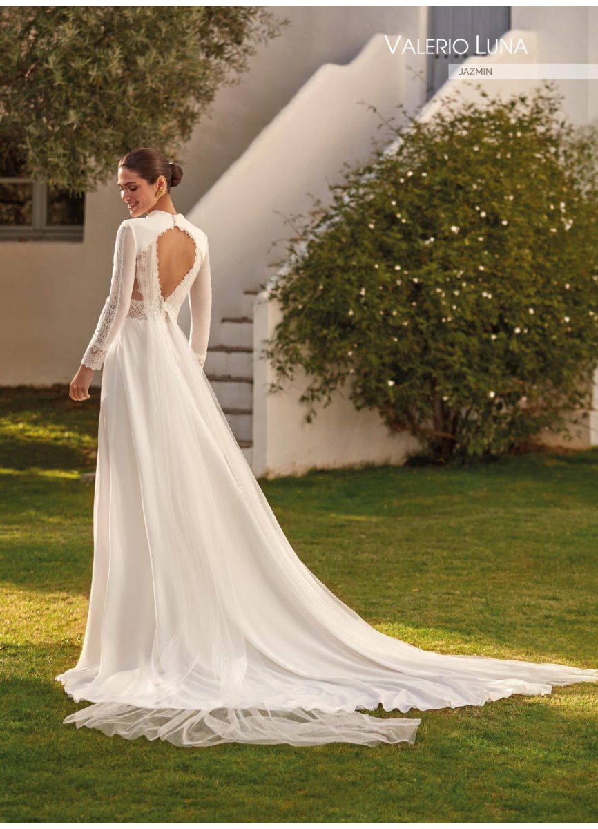 VESTIDO GEORGETTE Y BLONDAS TUL BORDADO