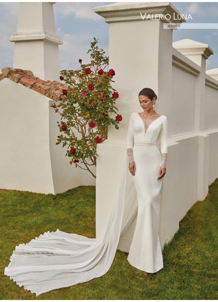 VESTIDO CREPE Y BLONDAS TUL BORDADO