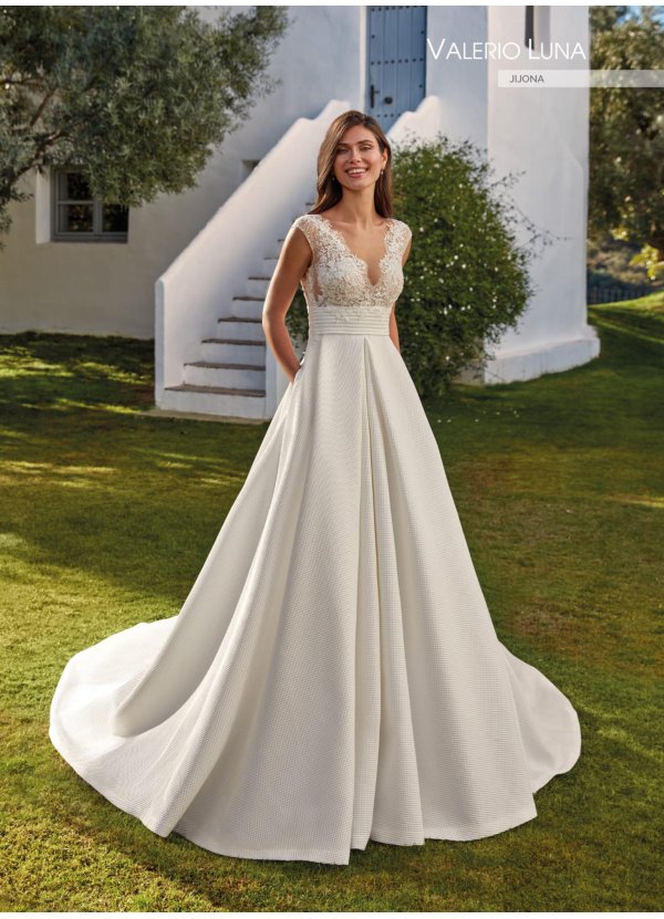 VESTIDO PIQUE RELIEVE Y...