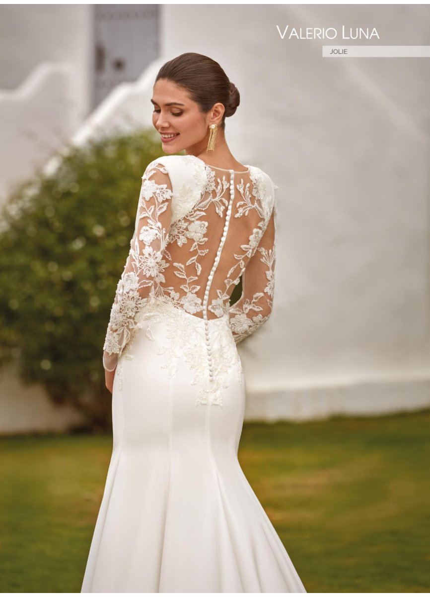 VESTIDO CREPE Y APLICACIONES