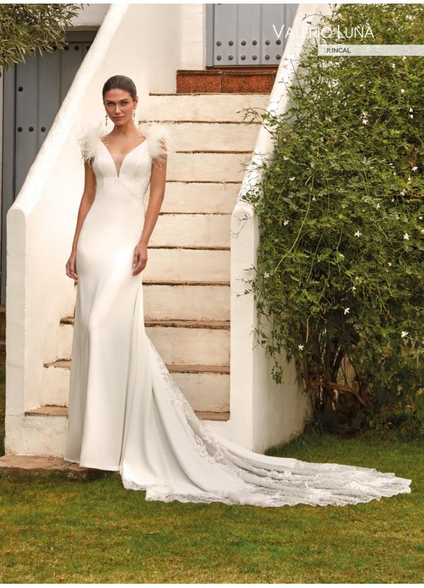 VESTIDO CREPE . PEDRERIA Y...