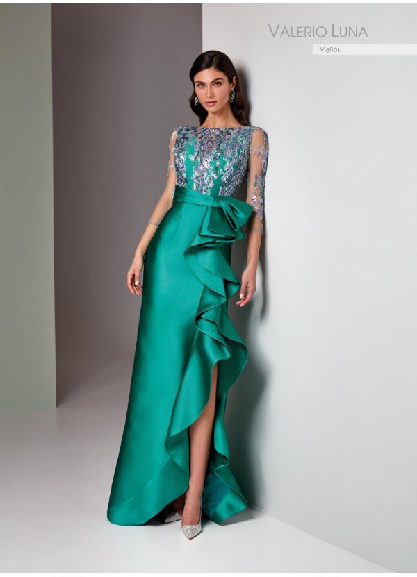 VESTIDO PIQUE Y TUL BORDADO...