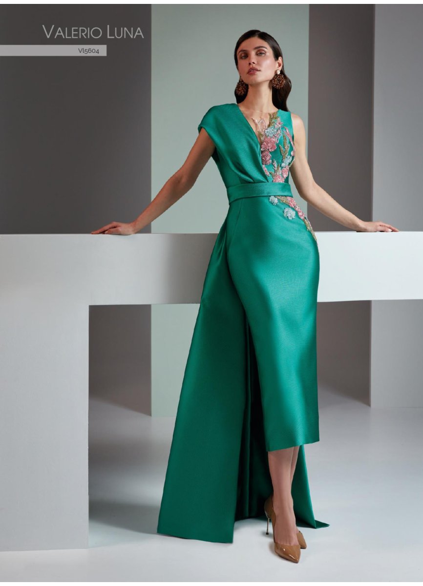 VESTIDO CORTO PIQUE Y MOTIVOS PEDRERIA