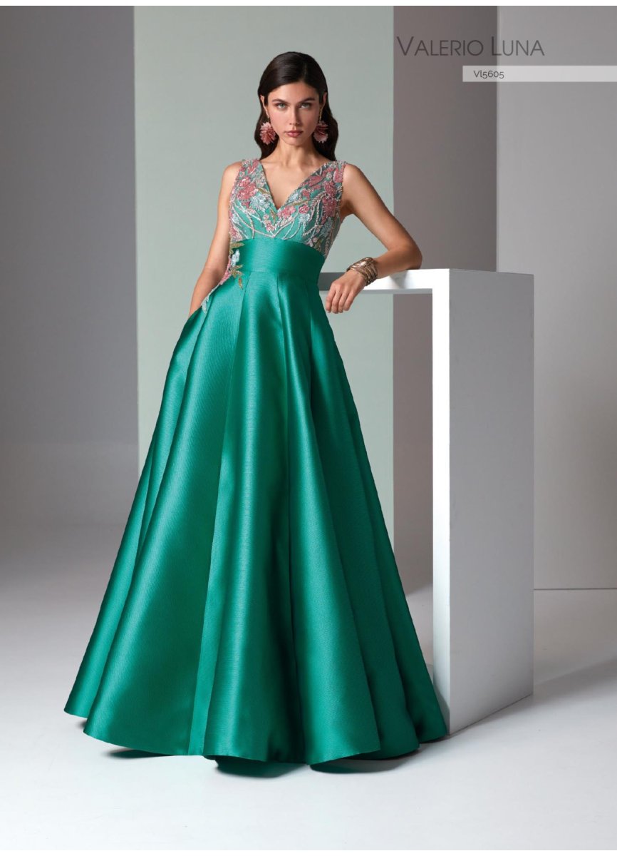 VESTIDO PIQUE Y TUL PEDRERIA