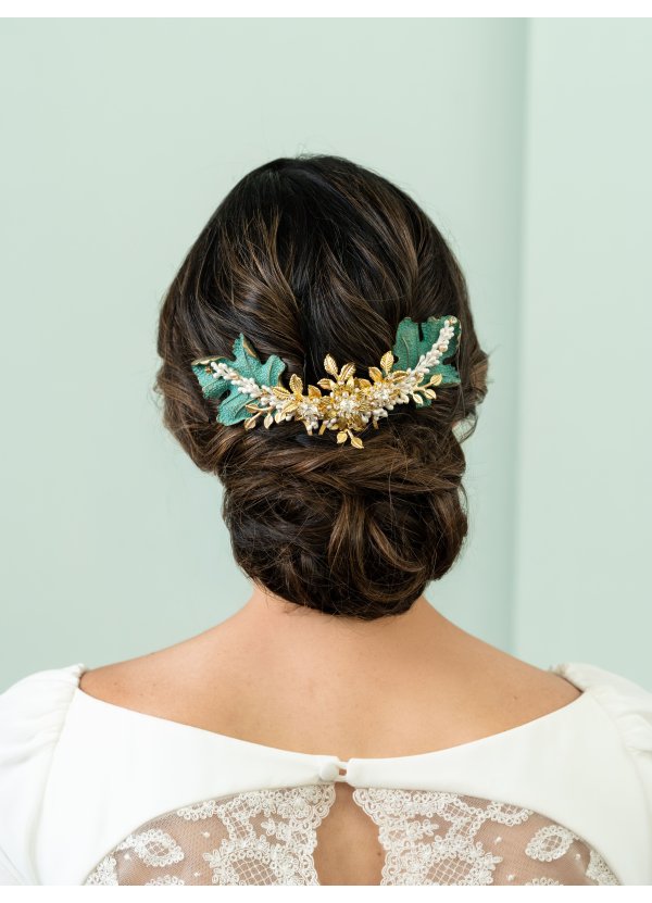 Tocado de novia con flores...