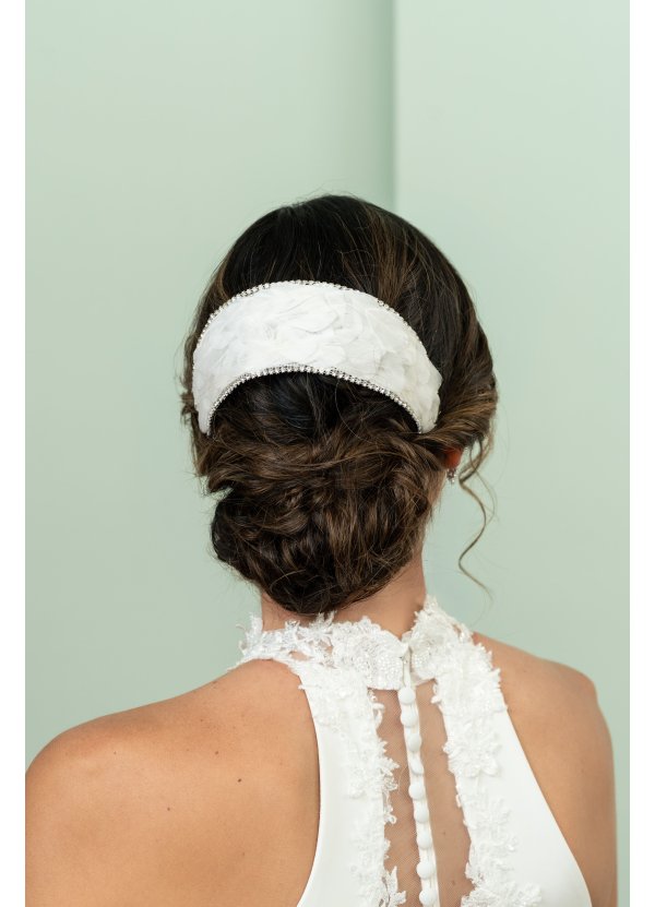 Tiara de novia con flores...