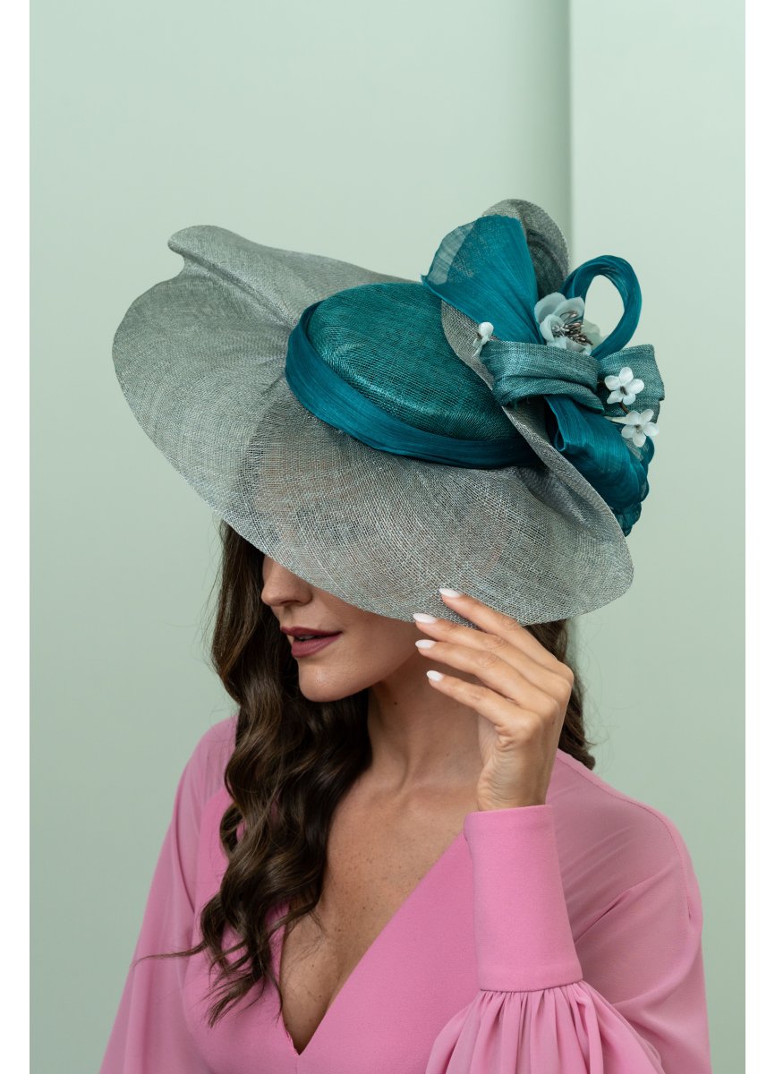 Tocado de invitada floral azul y verde
