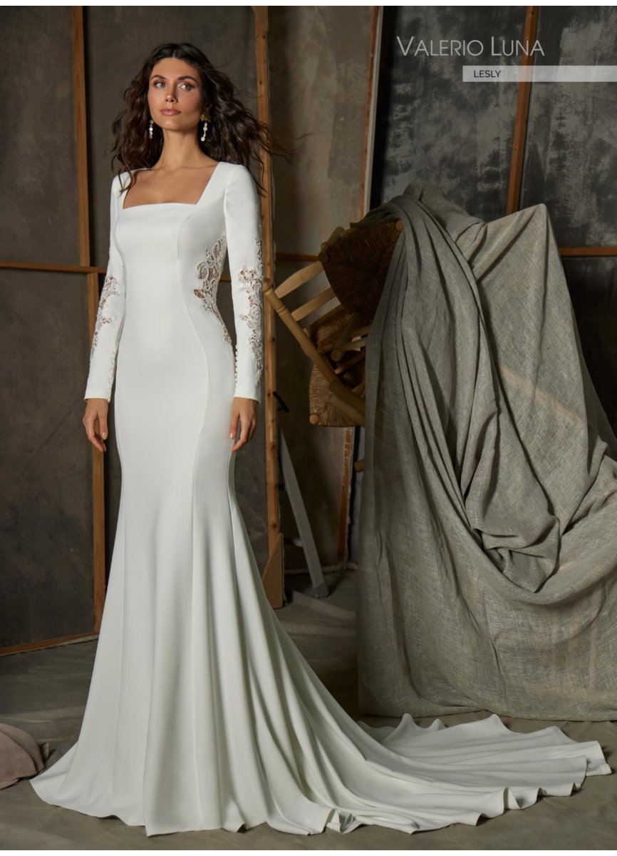 VESTIDO CREPE NEOPRENO Y APLICACIONES