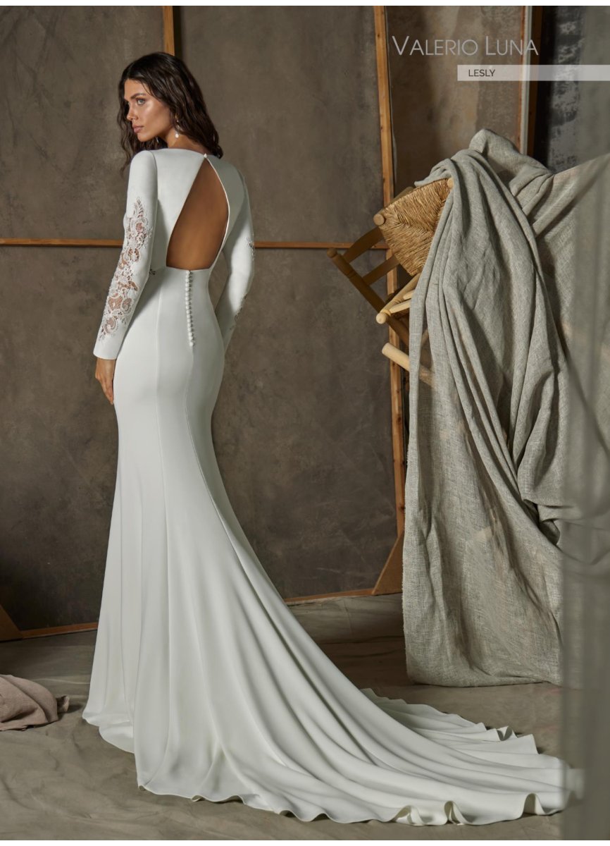 VESTIDO CREPE NEOPRENO Y APLICACIONES