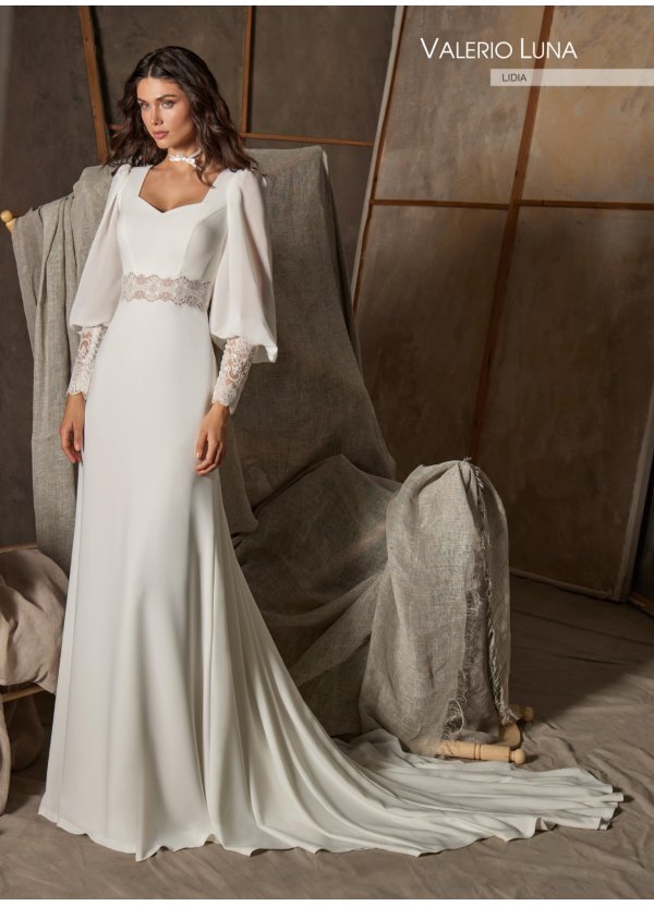 VESTIDO CREPE Y BLONDAS TUL...