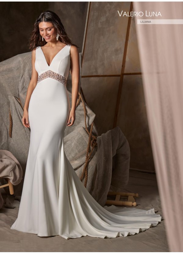 VESTIDO CREPE Y TIRA PEDRERIA