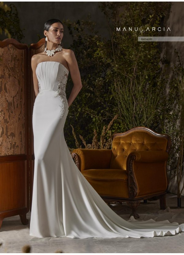 VESTIDO CREPE Y APLICACIONES