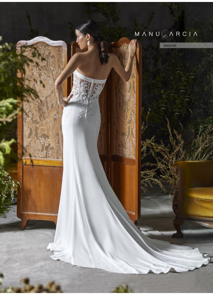 VESTIDO CREPE Y APLICACIONES