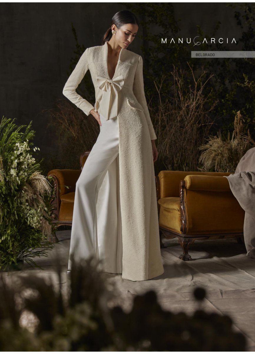 CONJUNTO ABRIGO CHANEL Y PANTALON CREPE