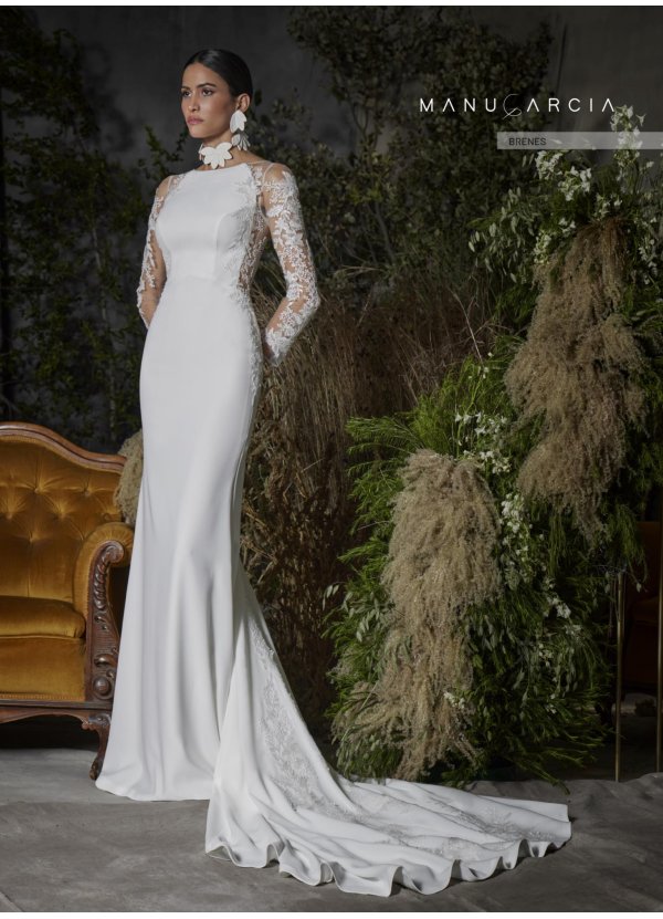 VESTIDO CREPE Y APLICACIONES